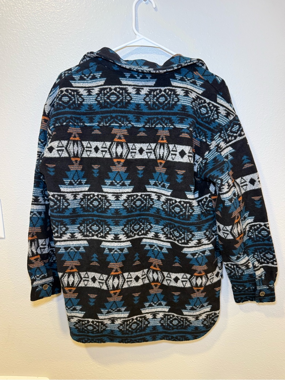 Blue B Collection Women’s Aztec Patterned Button-Down Shacket - Picture 2 of 9